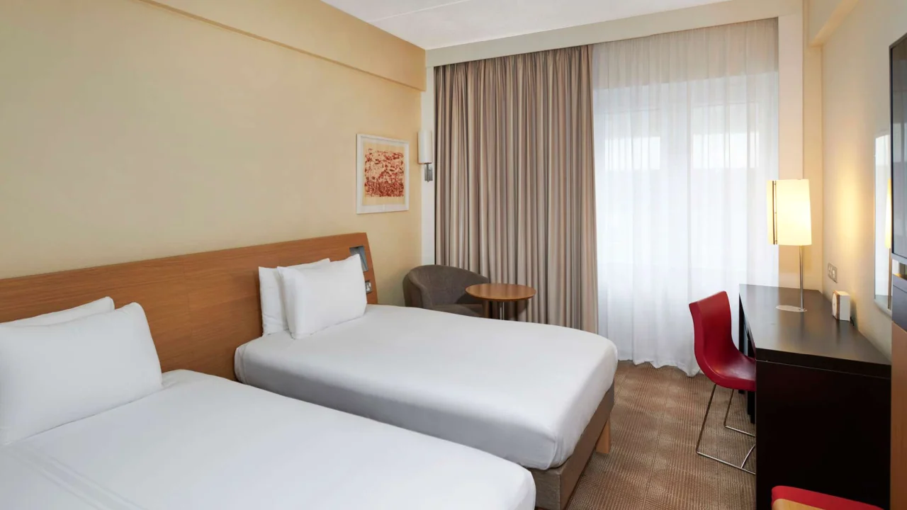 Novotel London West